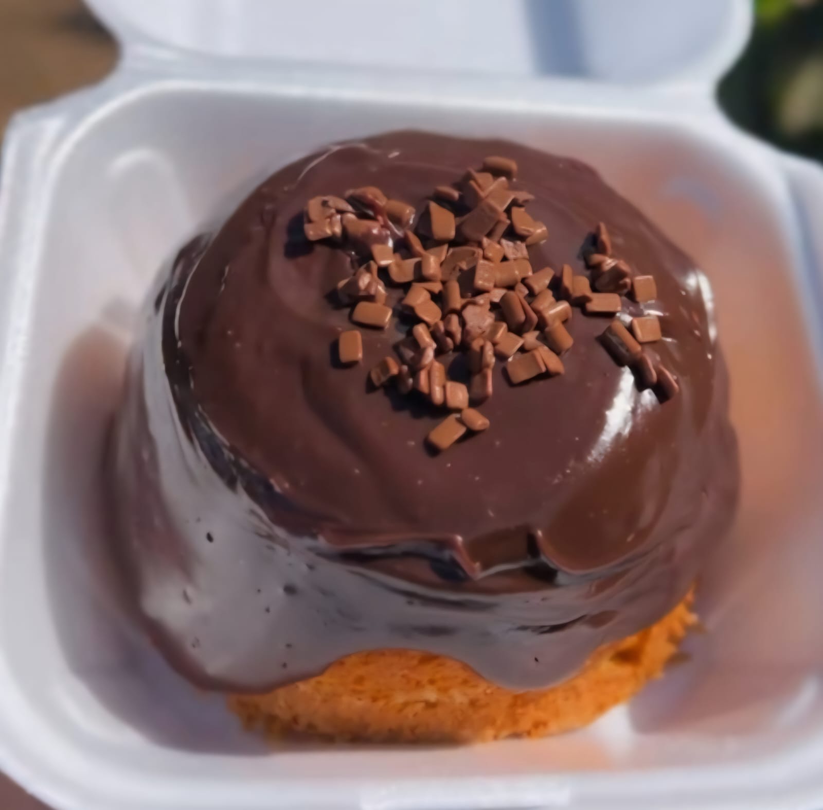 Bolo de cenoura com cobertura de brigadeiro